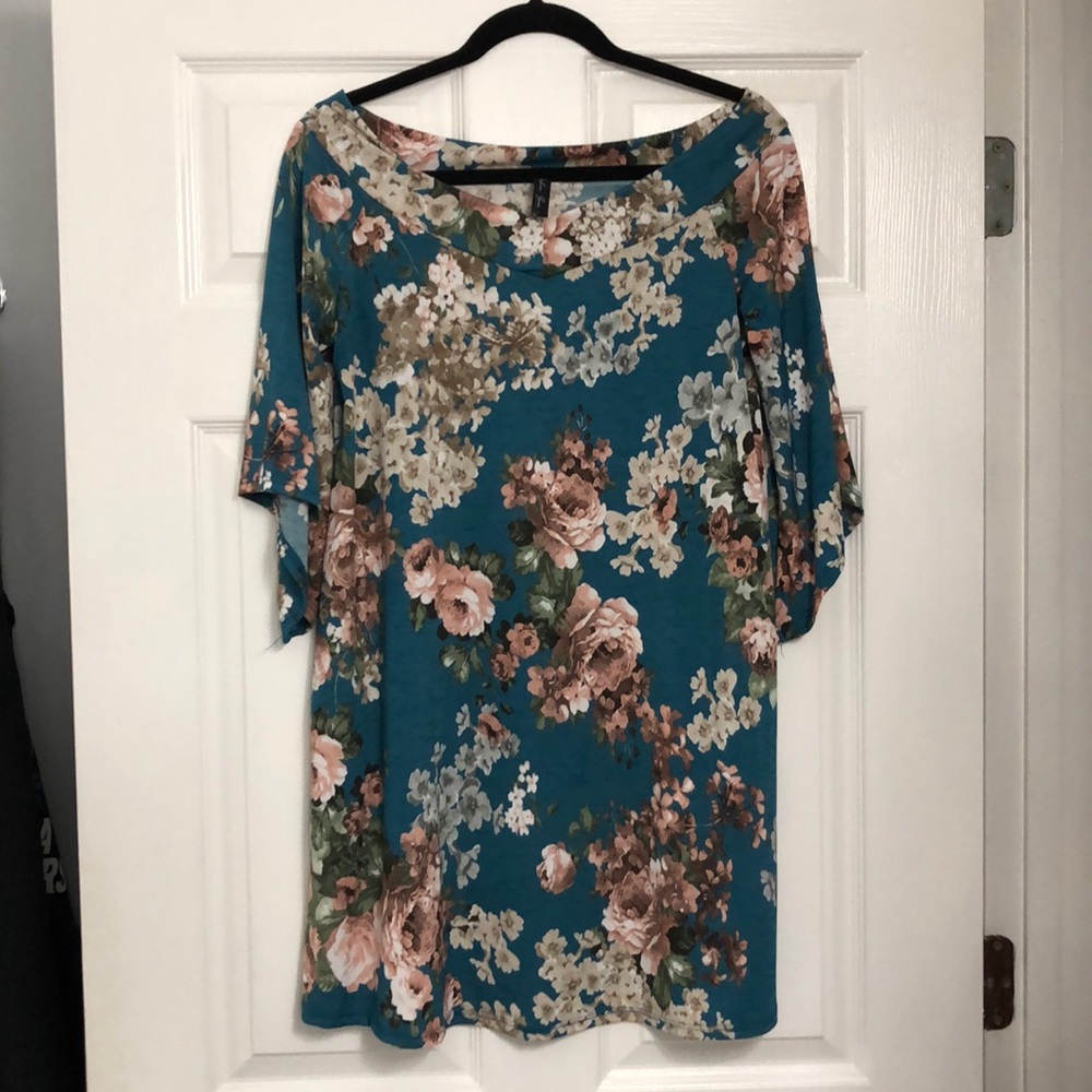 Teal flowery tunic